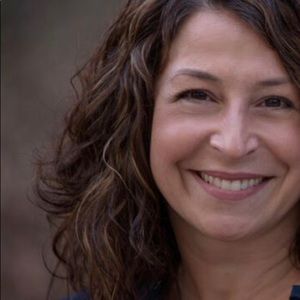 Meet your Posher, Deena